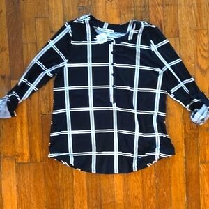 Women's Dress Shirt in Size Medium